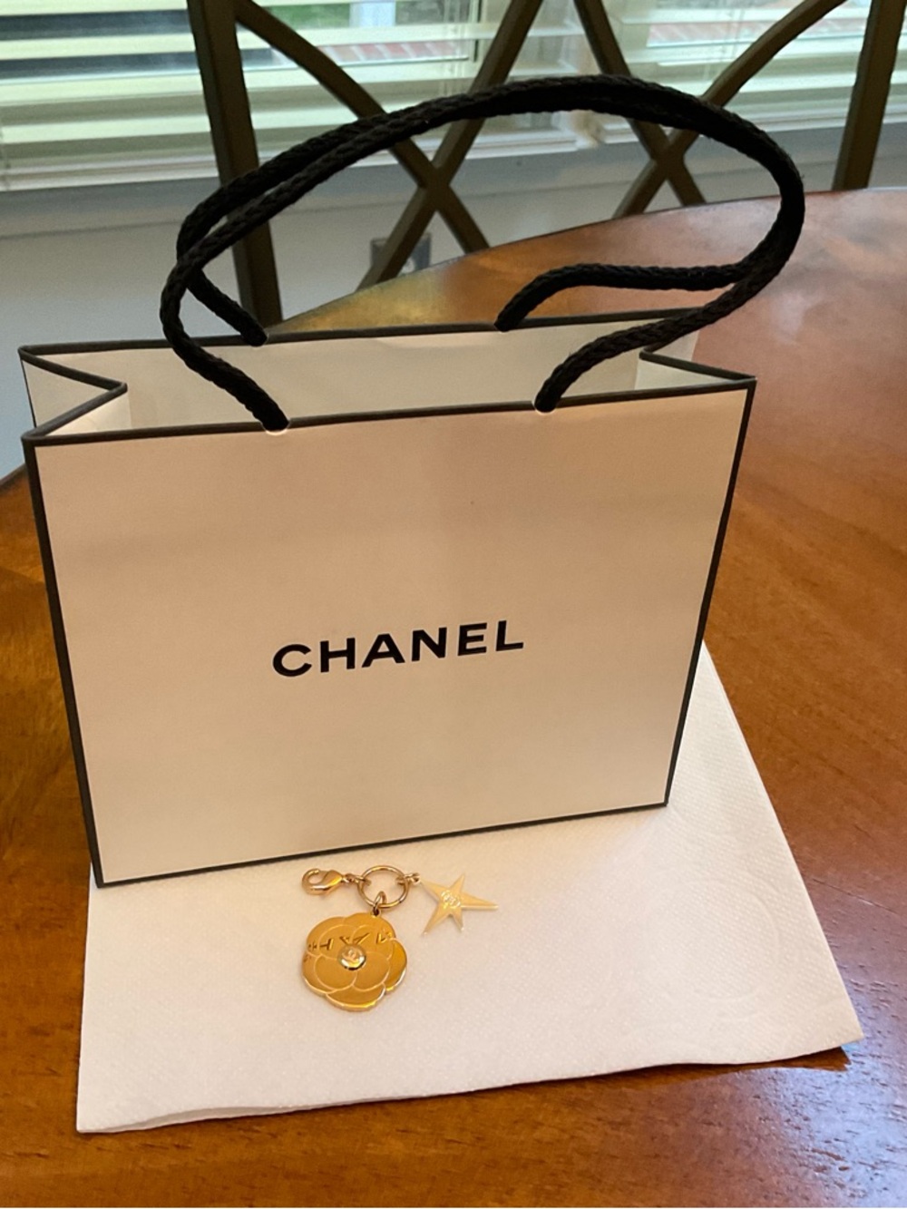 CHANEL Gold Camellia and Star Charm with Chanel bag NWT AUTHENTIC - Picture 2 of 3